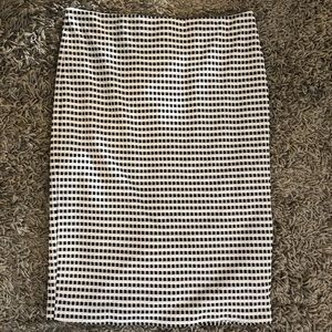 Black & white pencil skirt